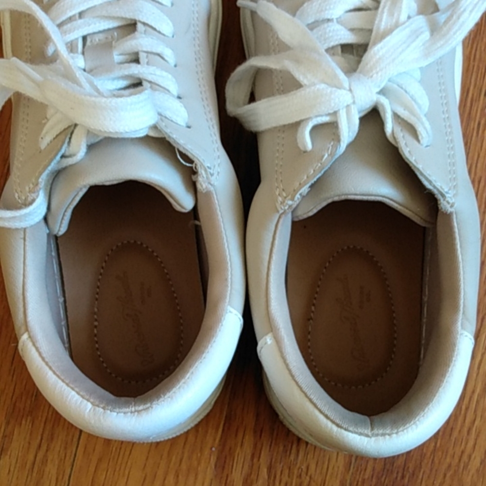 Universal Thread Sneakers - Picture 8 of 10